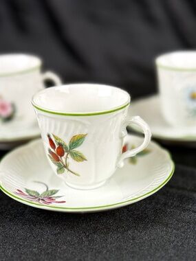 1990s Richard Ginori 3 sets Demitasse Cups and Saucers Le Porcellane di Laveno